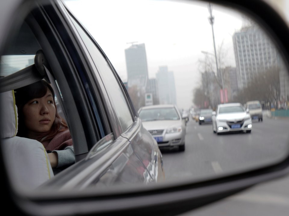 Áp lực từ gia đình về chuyện kết hôn khiến nhiều người mệt mỏi mỗi dịp về quê. Ảnh: Reuters.