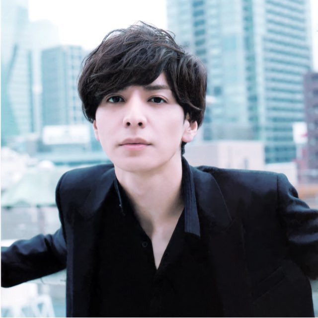 Không thuộc một nhóm nhạc nào, nhưng sự nghiệp diễn xuất của Ikuta Toma khá ấn tượng. Một số tác phẩm nổi bật của anh có thể kể đến 