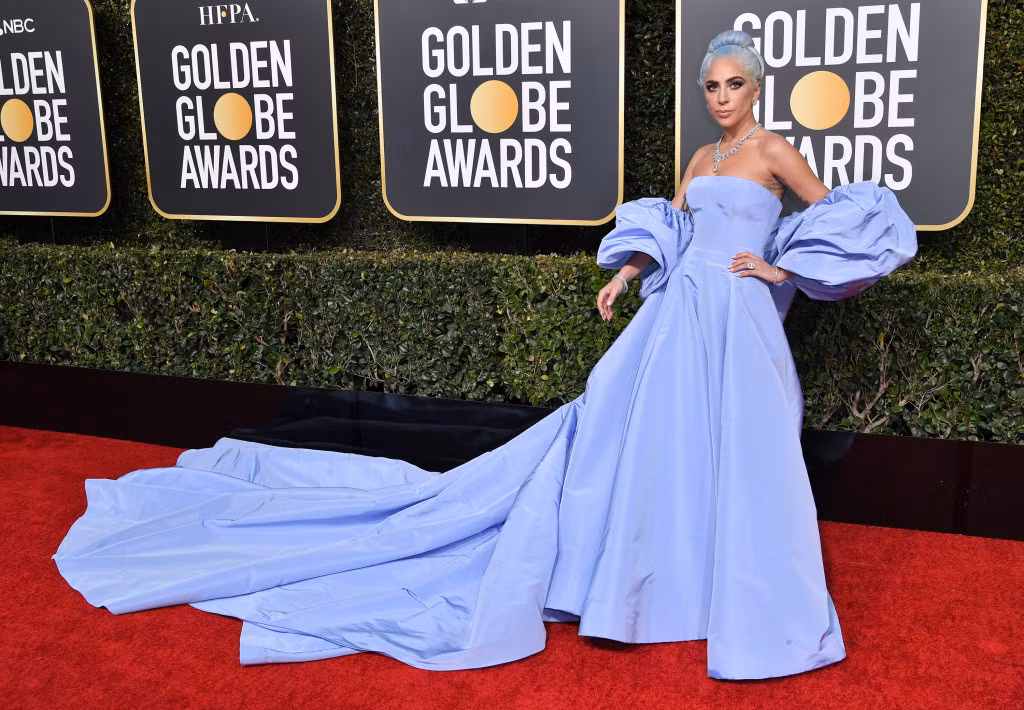 Shallow của Lady Gaga và Bradley Cooper đang nhận được hậu thuẫn lớn để tiến đến Oscar 2019 và Grammy 2019.