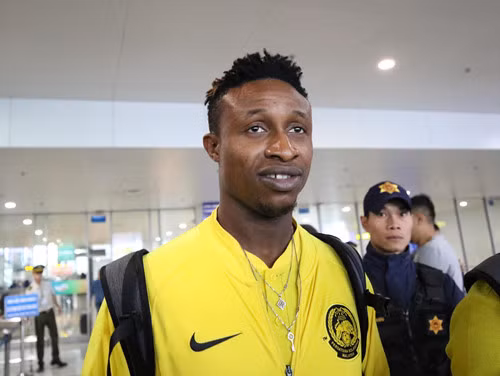 Tiền đạo Mohamadou Sumareh lập tức nhắc tên Văn Hâu khi đặt chân đến Việt Nam. Ảnh: NGỌC LINH