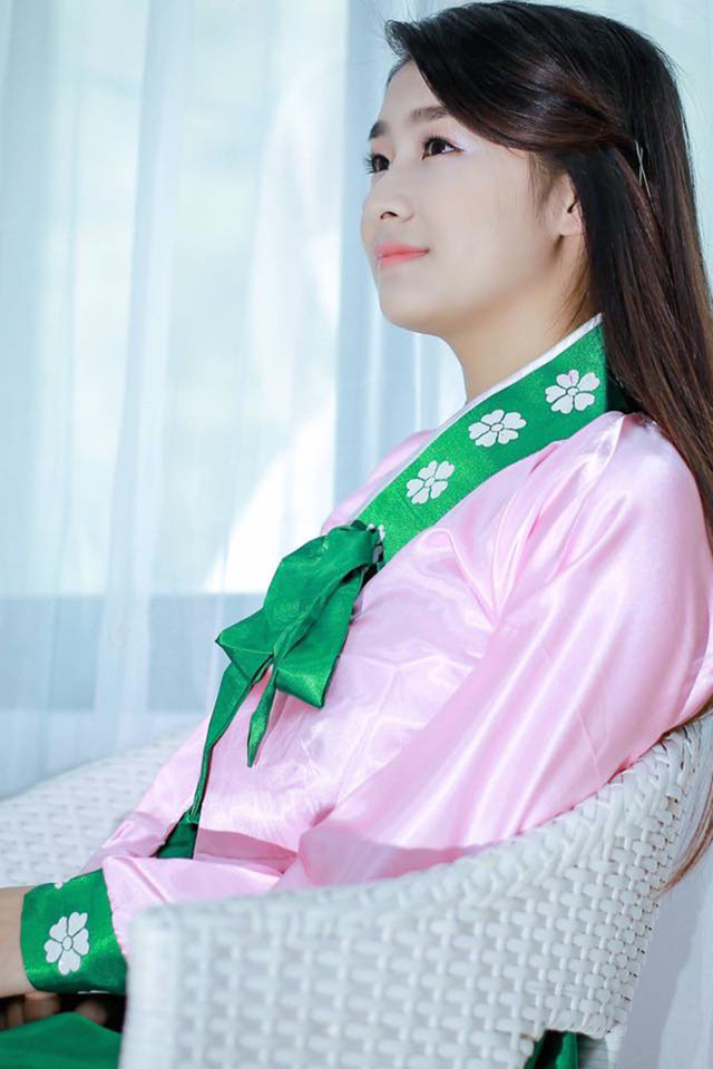 Nữ sinh Lào Cai khốn khổ vì bị nhầm là "hot girl ảnh bìa" sách giáo khoa ảnh 8 Nữ sinh Lào Cai khốn khổ vì bị nhầm là "hot girl ảnh bìa" sách giáo khoa ảnh 8