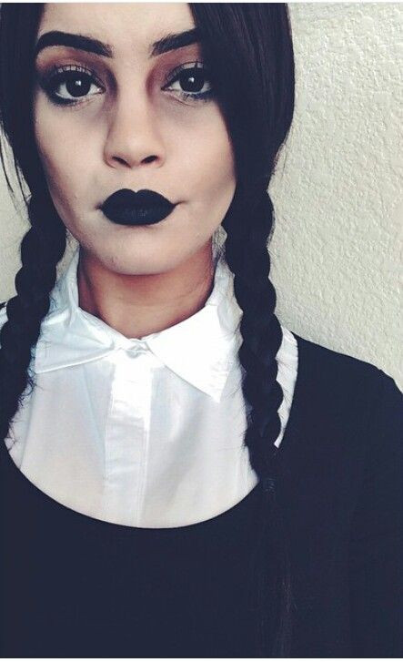 Wednesday Addams - một trong những nhân vật điển hình mùa Halloween.