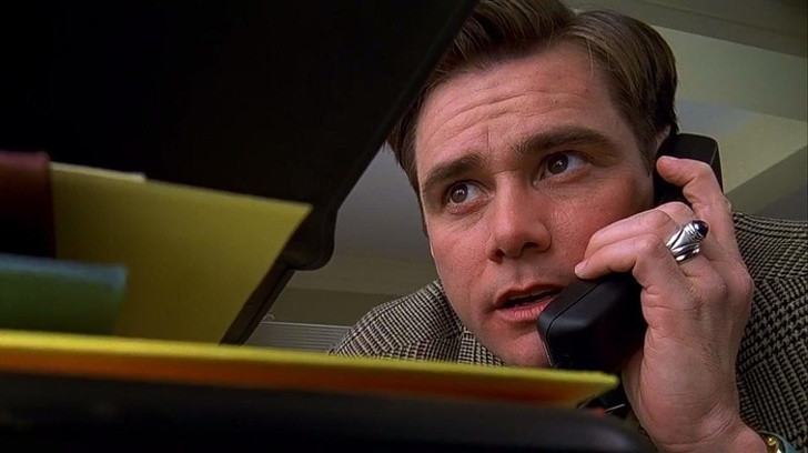 Không có một chút riêng tư cá nhân nào, bảo sao đến cuối phim anh chàng lại tìm mọi cách để trốn thoát.