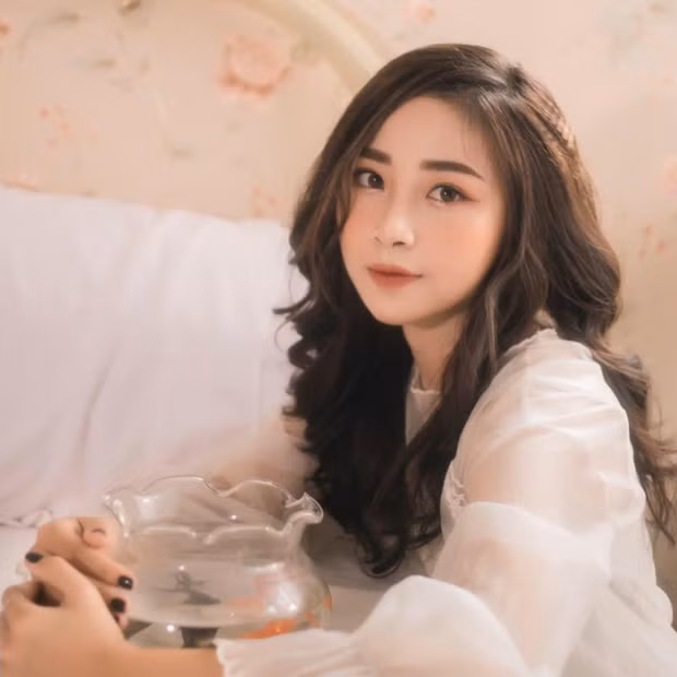 Nhật Linh.