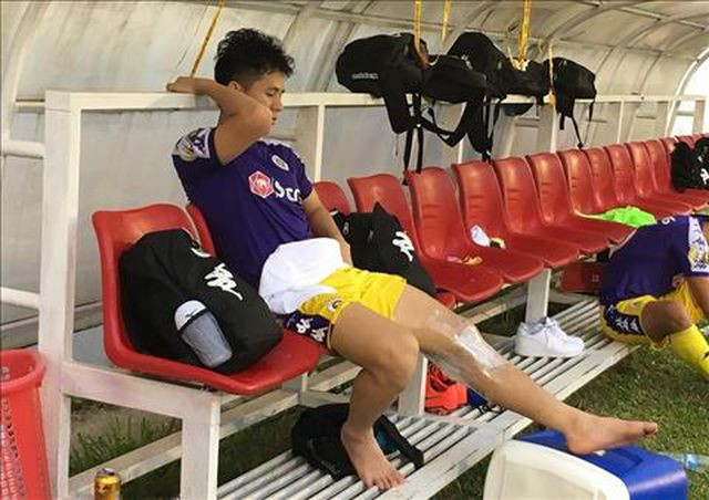 Đình Trọng sẽ phải ra nước ngoài phẫu thuật.