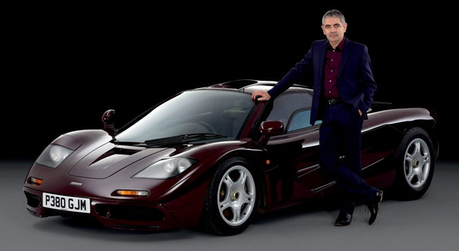 Danh hài nổi tiếng với chiếc McLaren F1 trị giá đến 8 triệu bảng Anh. ẢNH: CHỤP MÀN HÌNH DAILY MAIL.