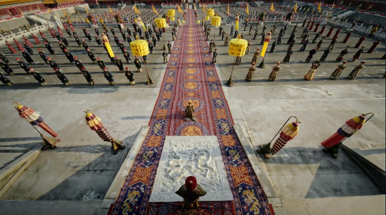 Đại cảnh của phim có sự tham gia của cả nghìn diễn viên quần chúng.