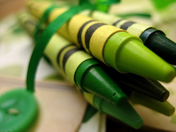 Bút màu xanh lá cây cho biết rằng bạn sống rất thật và nhiệt tình.