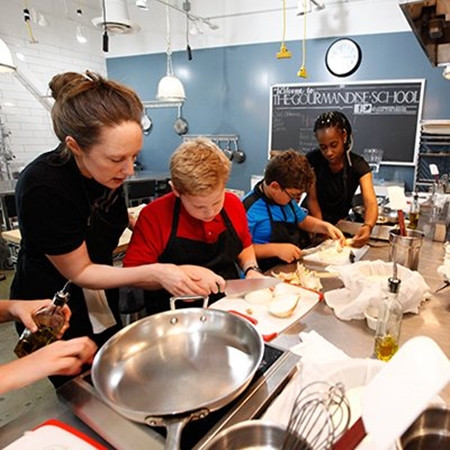 Vừa thực hiện hoạt động mình thích, vừa nói tiếng Anh – vui hết biết!