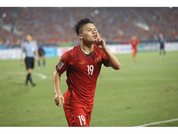 Quang Hải được tờ Sina đánh giá cao.