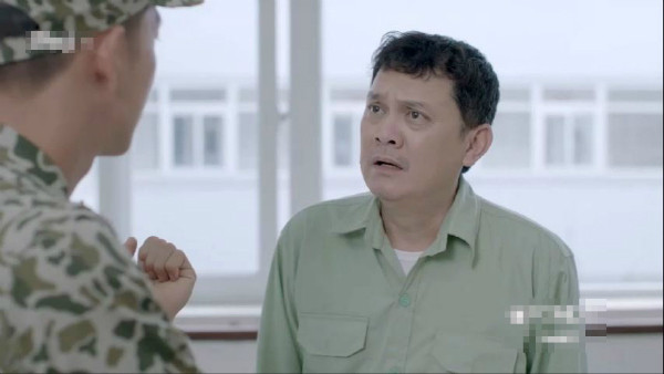 Những chi tiết vụng về trong "Hậu duệ Mặt Trời" khiến khán giả không thể bỏ qua ảnh 3