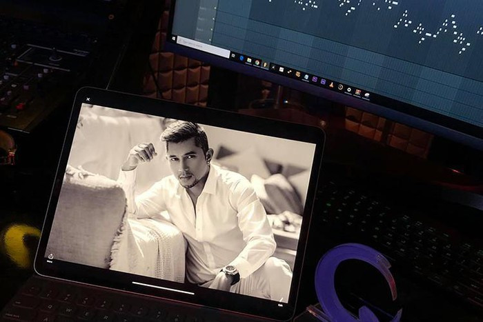 Nhiều ý kiến nhận xét anh trông nam tính hơn trước khi để hàm râu quai nón kiểu đàn ông Trung Đông.