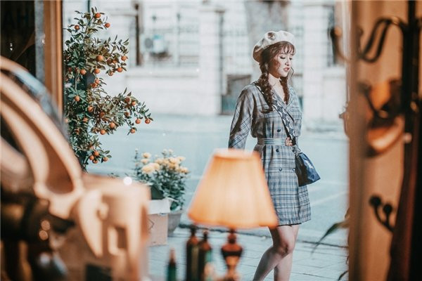 Cú nổ lớn nhất trong sự nghiệp cả về âm nhạc lẫn hình ảnh của Bích Phương chính là sản phẩm Bao giờ lấy chồng vào 1/2017.