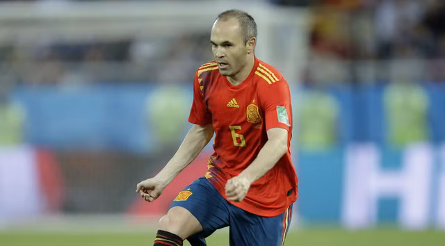 Iniesta từ giã đội tuyển Tây Ban Nha.
