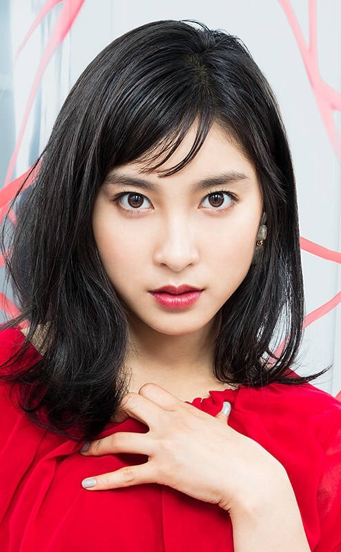 Trong các diễn viên nữ đồng trang lứa, Tao Tsuchiya là một trong những cái tên nổi bật nhất với tần suất xuất hiện đều đặn. Cô xinh đẹp và diễn xuất có nhiều tiềm năng.