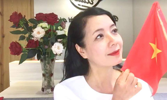 NSƯT Chiều Xuân tiếp tục cổ vũ tuyển Việt Nam sau màn “đi bão” tạo dấu ấn đặc biệt trên mạng xã hội.