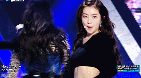 Irene thực hiện vũ đạo của SOLO.