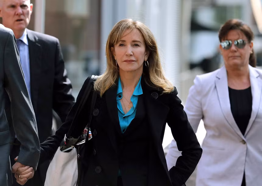 Felicity Huffman có thể phải nhận án từ 4-10 tháng tù sau khi nhận tội. Ảnh: People.