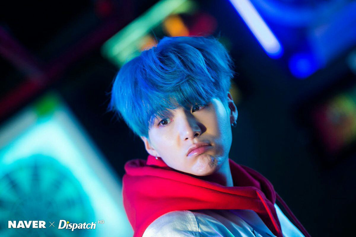 Suga (BTS) debut năm 20 tuổi và năm năm đã trôi qua, Suga chẳng có gì khác biệt so với ngày xưa, dù đã trải qua bao nhiêu gian khó vất vả.
