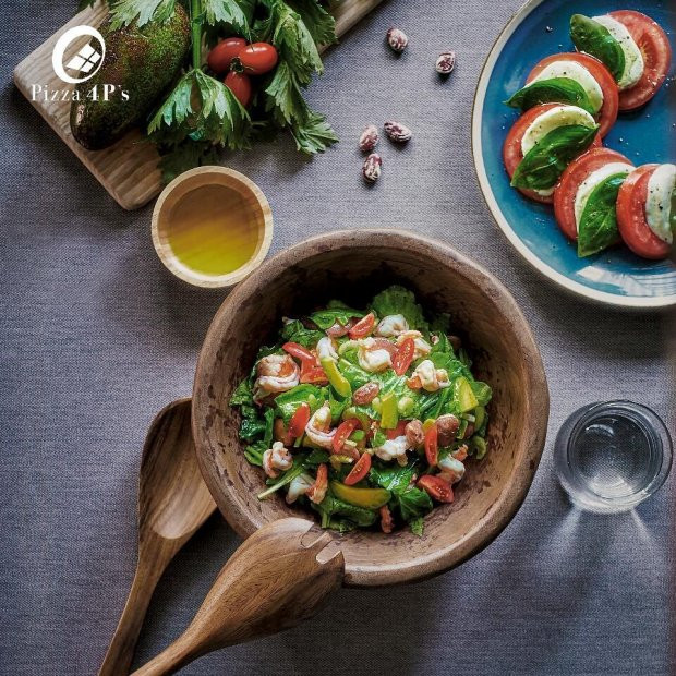 Đến đây rồi thì đừng quên thưởng thức các món salad tươi ngon này nhé - Ảnh: Pizza 4P's Đến đây rồi thì đừng quên thưởng thức các món salad tươi ngon này nhé - Ảnh: Pizza 4P's