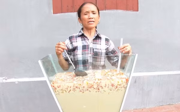 Hiện tượng YouTube bà Tân Vlog.
