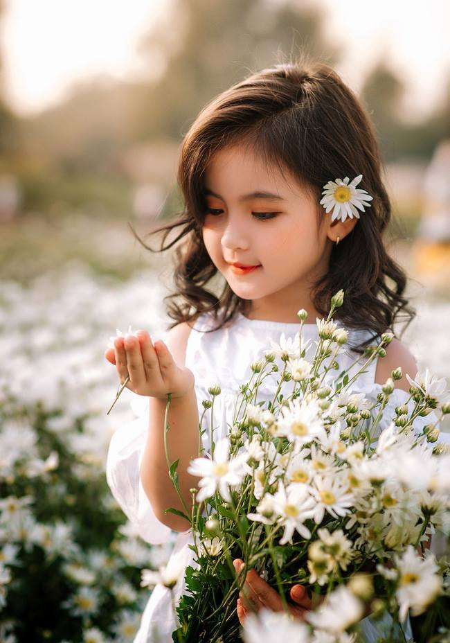 Nhiều người còn khoe rằng mình đã lưu hết những bộ ảnh này của Thiện - Tâm để dùng làm hình nền điện thoại vì quá đẹp đó! Nhiều người còn khoe rằng mình đã lưu hết những bộ ảnh này của Thiện - Tâm để dùng làm hình nền điện thoại vì quá đẹp đó!
