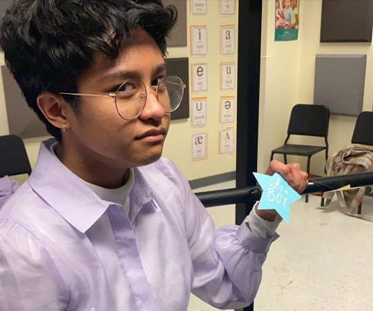 Andi rất xúc động khi được bạn bè yêu mến và ủng hộ.