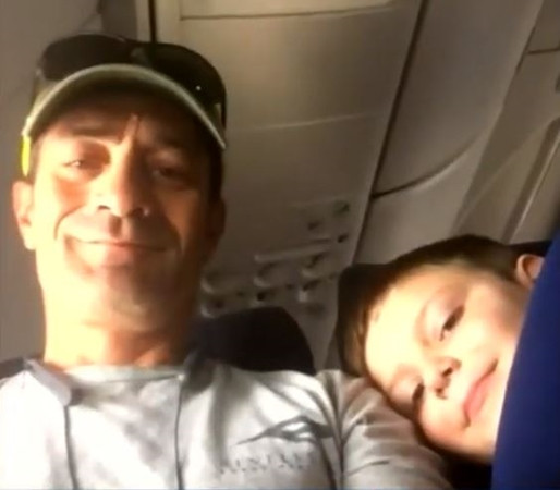 Bức ảnh bác Ben và Landon, mà bác Ben gửi cho cô Alexa.