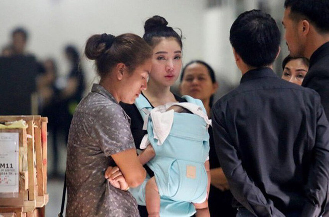 Nỗi đau dai dẳng theo cô từng ngày.