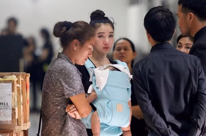 Nỗi đau dai dẳng theo cô từng ngày.