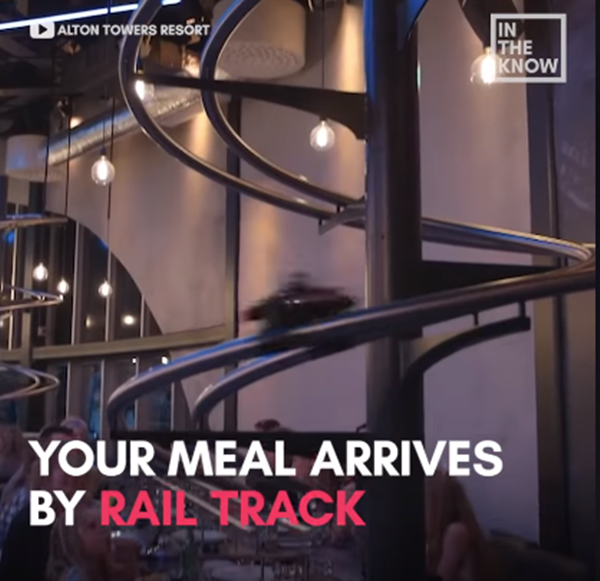 Món ăn sẽ theo hệ thống đường ray đặc biệt chạy đến bàn ăn.