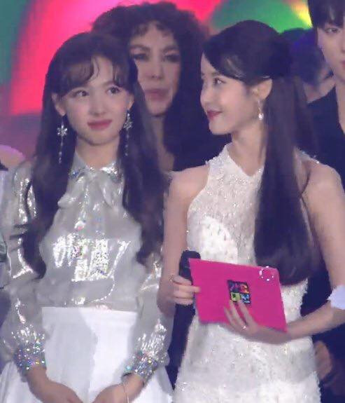 Nayeon vốn là fan bự của IU