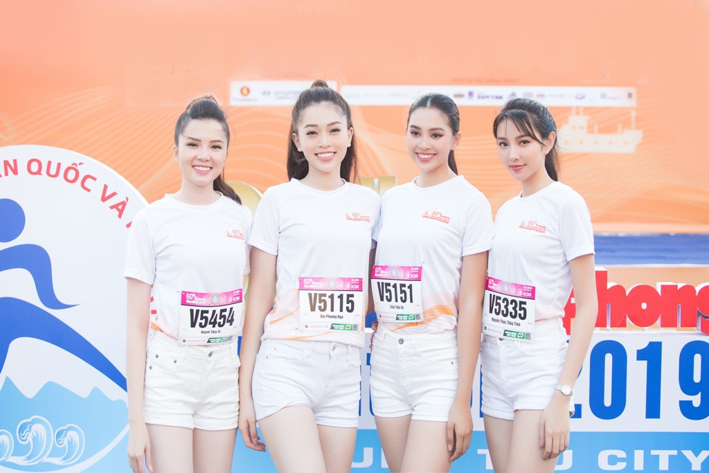 Sự kiện còn có sự góp mặt của Hoa hậu 2018 Tiểu Vy, Á hậu 1 Phương Nga và Top 5 HHVN 2018 Thuỳ Tiên cùng Hoa khôi Cần Thơ Huỳnh Thuý Vi.