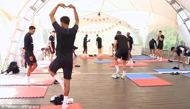 Đây là một phần trong giáo án thể lực của Tam Sư, do đó tất cả các cầu thủ đều phải tham gia.