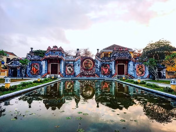 Khung cảnh vừa nên thơ, vừa cổ kính khiến ai cũng suýt xoa.