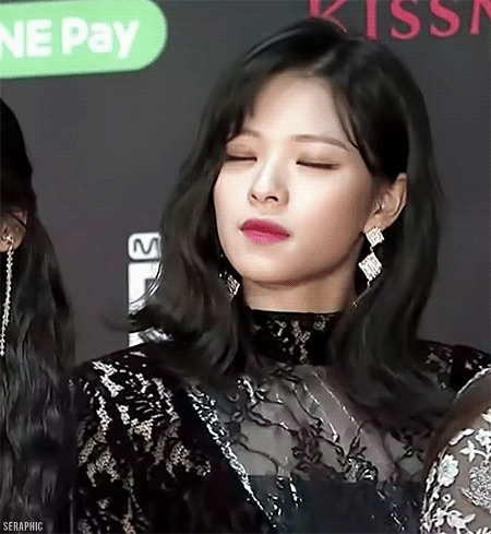 Jeongyeon muốn làm mới hình ảnh bản thân bằng cách nuôi tóc dài. Nhưng nhiều khán giả lại muốn Jeongyeon hãy luôn là cô nàng tomboy như trước kia. Vì thế, Jeongyeon khá băn khoăn không biết các fan có chấp nhận phiên bản tóc dài của mình không.