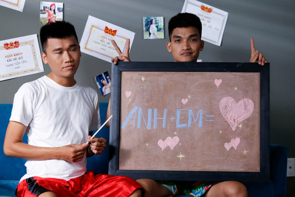 MV chính thức sẽ được phát hành trên kênh YouTube chính thức của Xuân Nghị vào ngày 10/10.