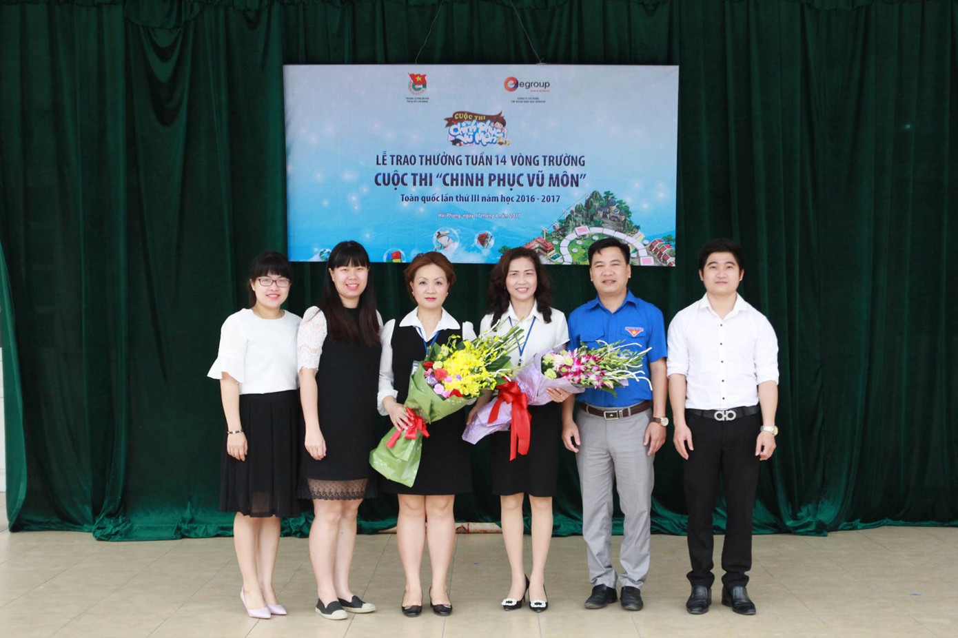 BTC trao giải cho 02 trường có thành tích xuất sắc nhất tuần 14 – Tiểu học Nguyễn Trãi và THCS Hồng Bàng