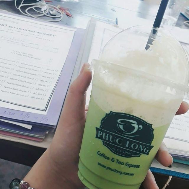 Một mẫu ly nhựa đang được thương hiệu đồ uống này sử dụng.