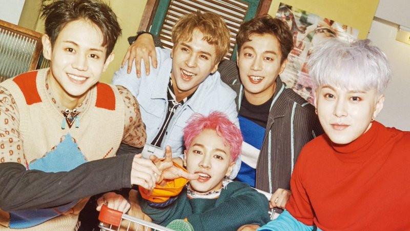 Khi rời Cube, Beast buộc phải đổi tên Highlight