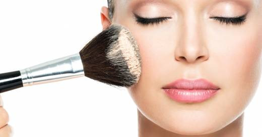 Có thể dùng kem che khuyết thay cho kem nền được không? ảnh 1