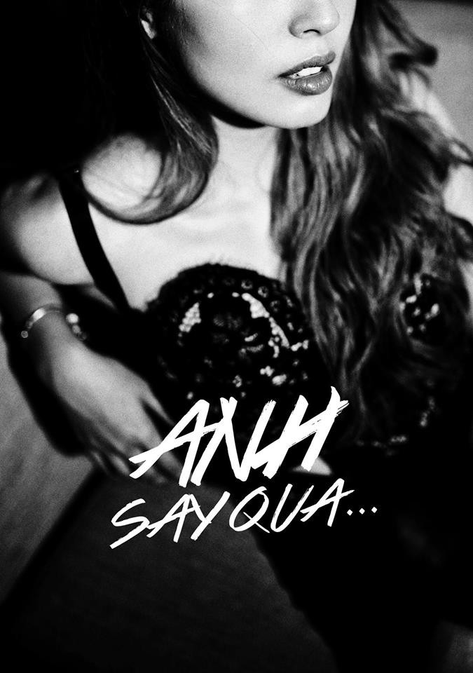 Hình ảnh từ phía trang cá nhân của Khổng Tú Quỳnh thì quyến rũ và bí ẩn trong bức ảnh trắng đen nhưng đầy sức thu hút.