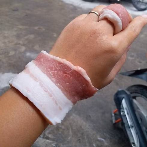 Thịt lợn làm nhẫn, đồng hồ sẽ là... đồ quý hiếm.