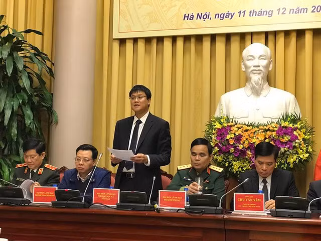 Thứ trưởng Bộ GD-ĐT Lê Hải An giới thiệu nội dung tại buổi họp báo công bố luật.