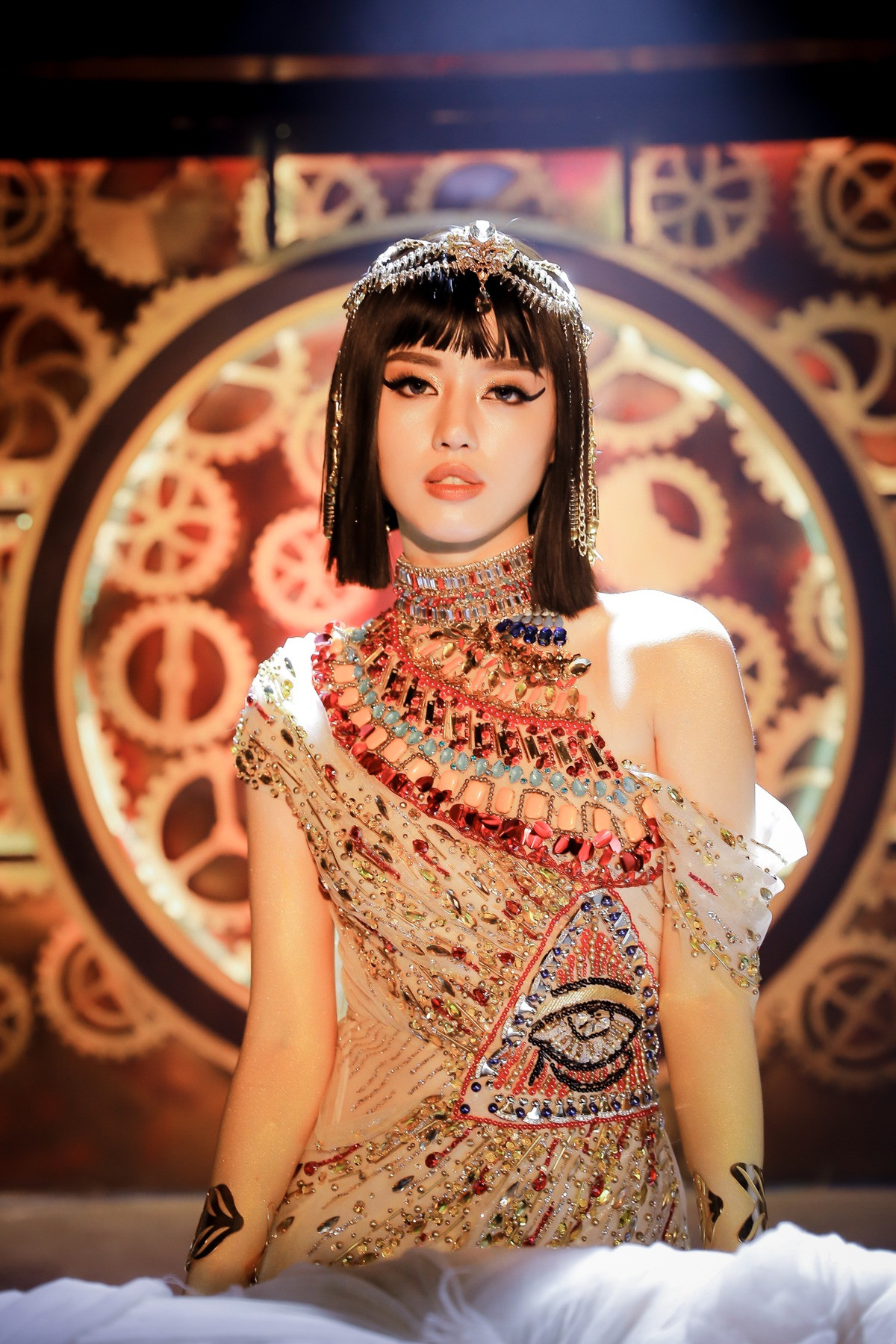 Khánh Linh (The Face) “hóa thân” thành nữ hoàng Ai Cập vô cùng xinh đẹp ảnh 1 Khánh Linh (The Face) “hóa thân” thành nữ hoàng Ai Cập vô cùng xinh đẹp ảnh 1