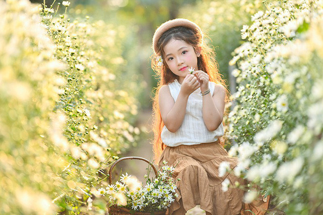 Hà Linh không chỉ ăn ảnh mà còn biểu đạt tốt thần thái.