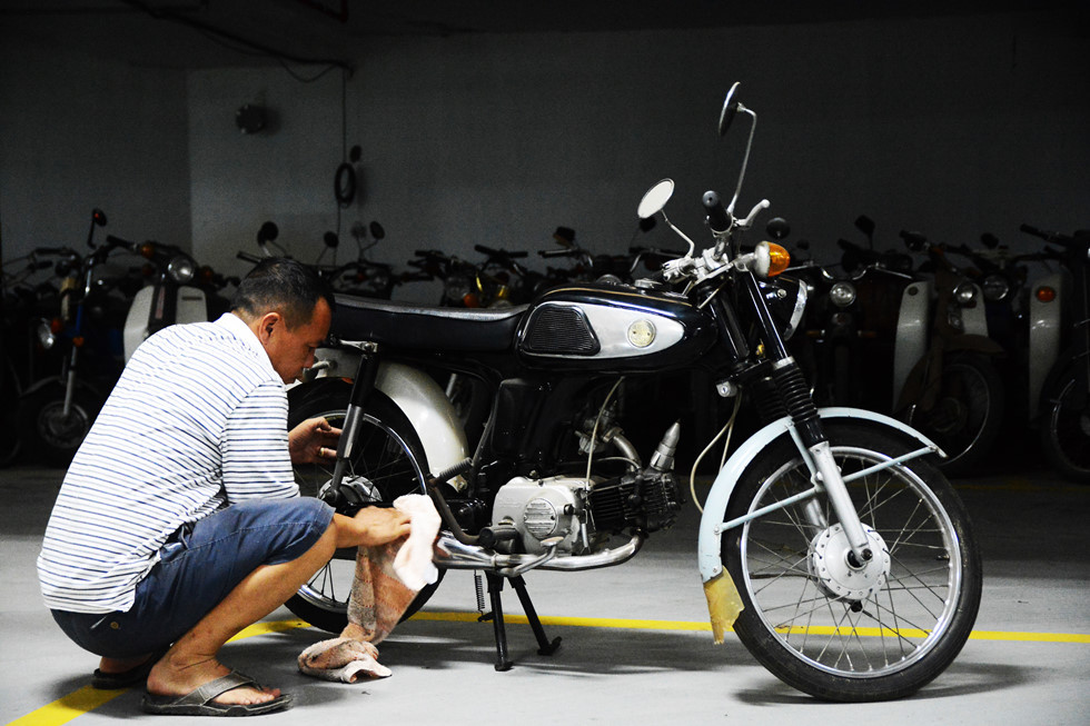 Honda 67 - chiếc xe đầu tiên ông Giang sử dụng và vẫn được ông gìn giữ 24 năm qua. Ảnh: HOÀI NHÂN