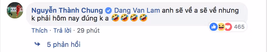 Cơn sóng "Anh sẽ về" của Văn Lâm rõ ràng đã lan ra toàn đội rồi.