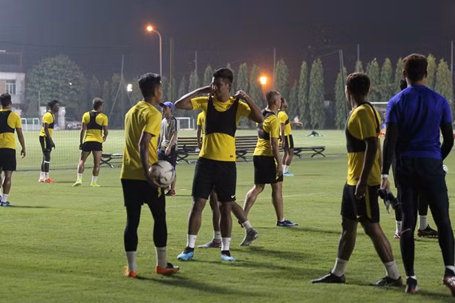 Các cầu thủ Malaysia có thể hình khá tốt. Ảnh: Đăng Huy.