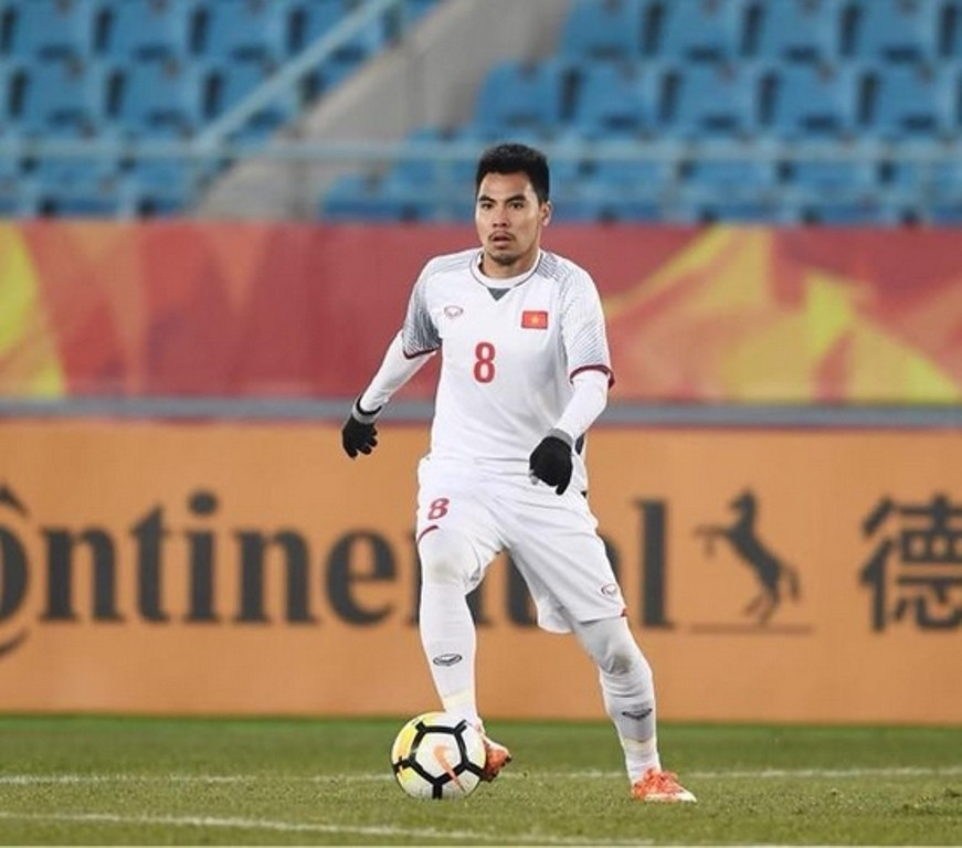 Tiền vệ Phạm Đức Huy